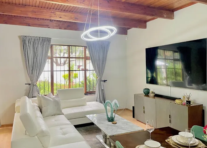 Avenue Luxury Home